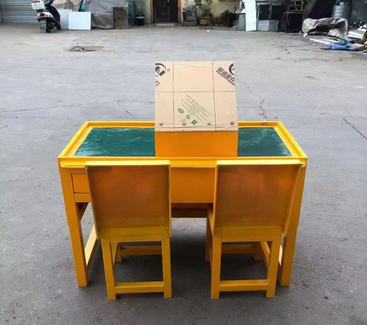 乌兰浩特防静电导通桌井下煤矿火工品发放桌：危险品流转的安全守护者